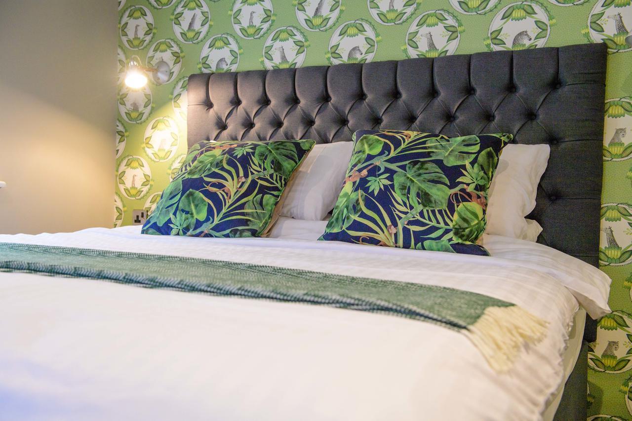 The White Horse 3*
